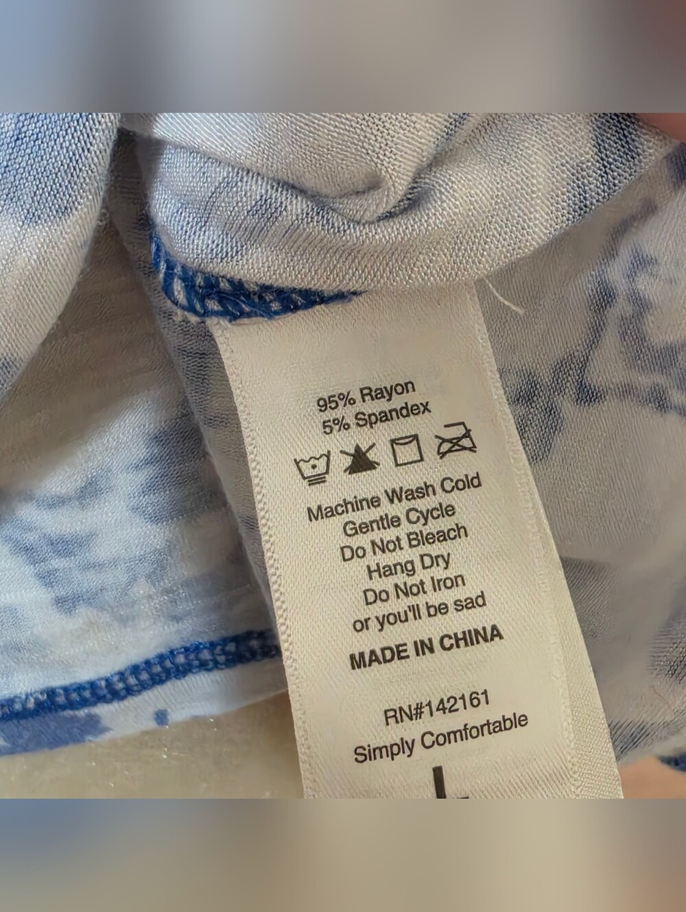 LuLaRoe Blue and White Spiral Tie-Dye Short Sleeve Tee Sz L - Picture 7 of 7
